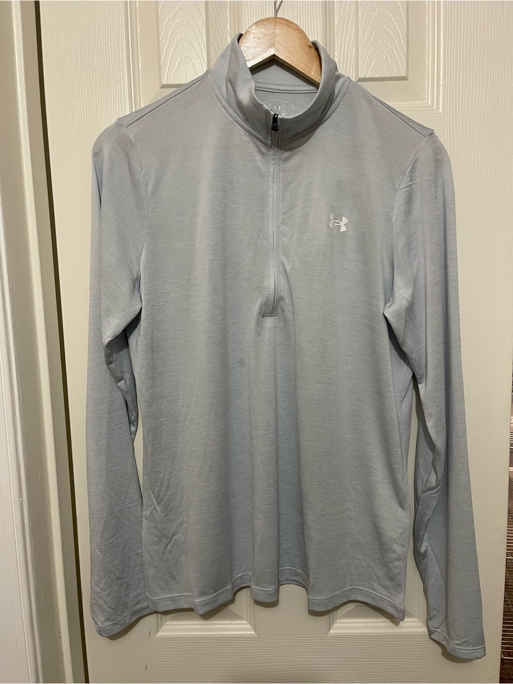 Under Armour Loose Light Blue Tech 1/2 Zip lightweight Shirt size Medium